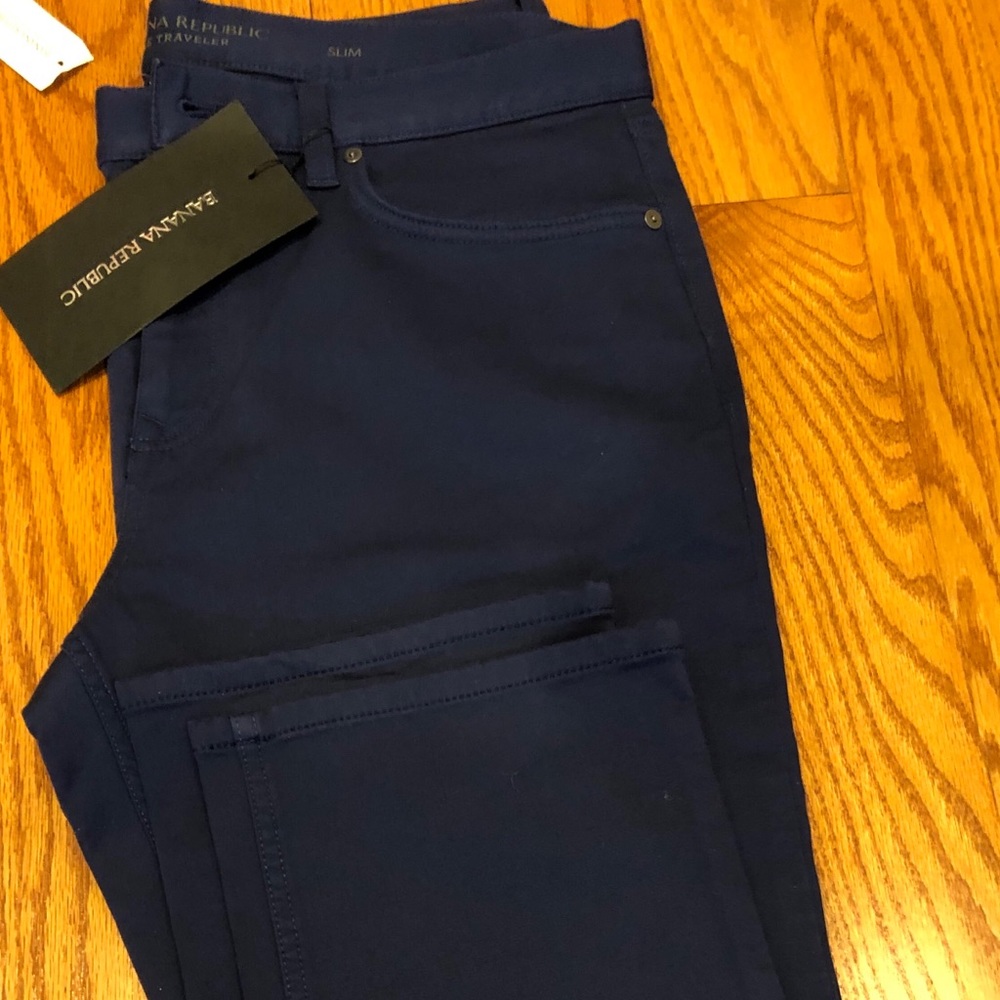 Banana Republic Slim Traveler pants Brand New!